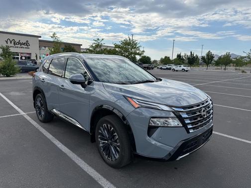 Gray 2024 Nissan Rogue Platinum
