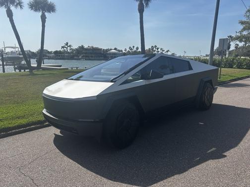 2024 Tesla Cybertruck AWD