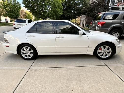 2001 Lexus IS 300 Base