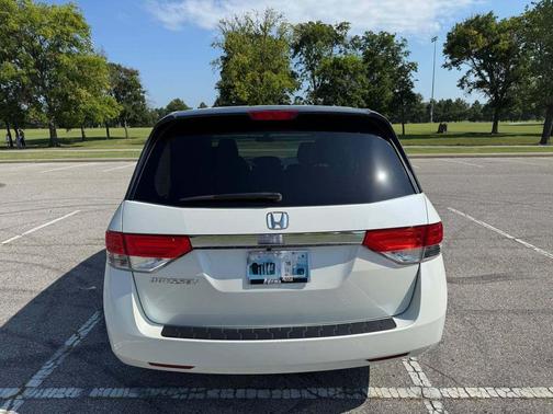 White 2014 Honda Odyssey EX