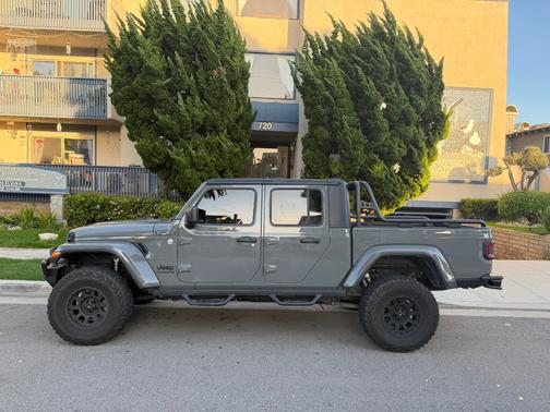2021 Jeep Gladiator Sport S