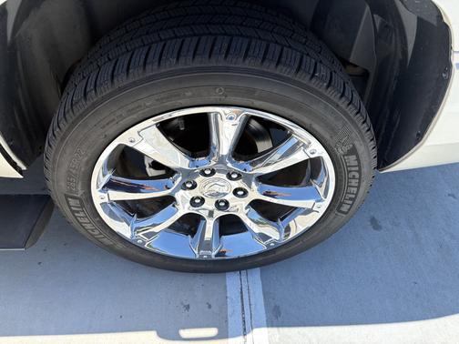White 2007 Cadillac Escalade Base