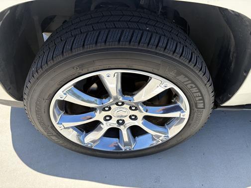 White 2007 Cadillac Escalade Base