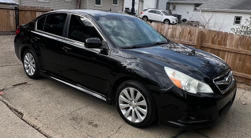 Black 2010 Subaru Legacy 2.5 i Limited