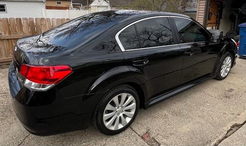 Black 2010 Subaru Legacy 2.5 i Limited