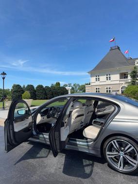 Gray 2019 BMW 750 i xDrive