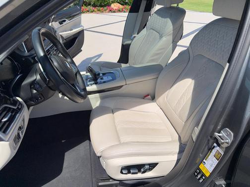Gray 2019 BMW 750 i xDrive