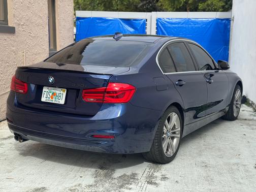 2018 BMW 330 i