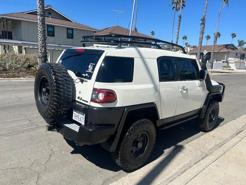 White 2013 Toyota FJ Cruiser Base