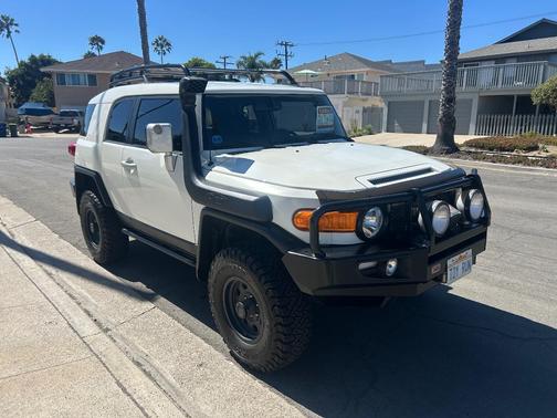 White 2013 Toyota FJ Cruiser Base