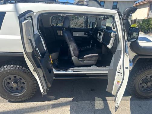 White 2013 Toyota FJ Cruiser Base