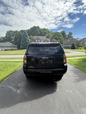 Black 2020 GMC Yukon SLT