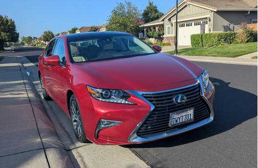 Red 2017 Lexus ES 350 Base