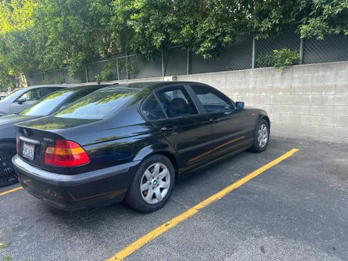 2004 BMW 325 i