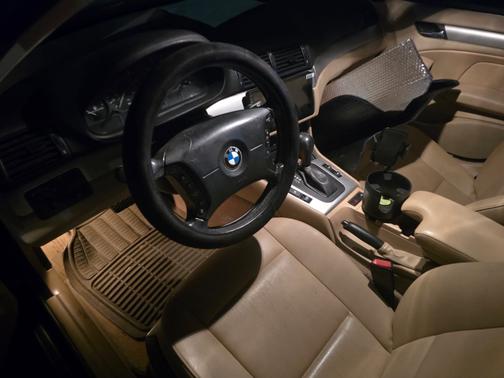 2004 BMW 325 i
