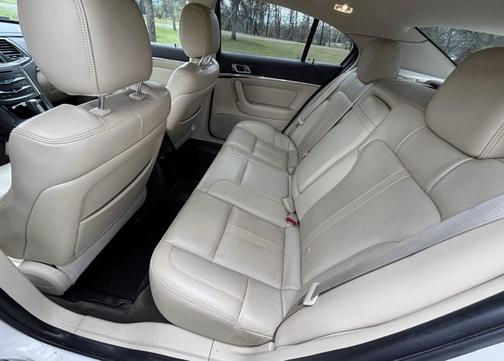 2013 Lincoln MKS Base