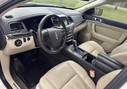 2013 Lincoln MKS Base