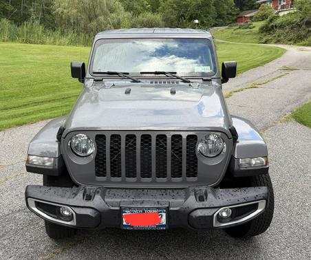 Gray 2021 Jeep Gladiator Sport S