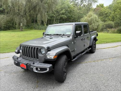 Gray 2021 Jeep Gladiator Sport S