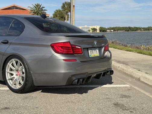 Gray 2013 BMW M5 Base