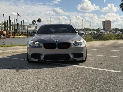 Gray 2013 BMW M5 Base