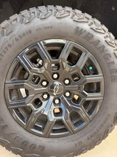 White 2024 Chevrolet Colorado Trail Boss