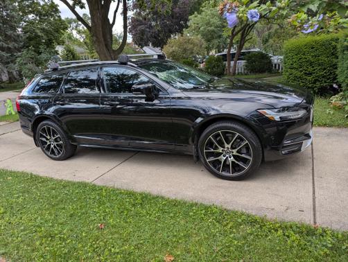 2018 Volvo V90 Cross Country T6