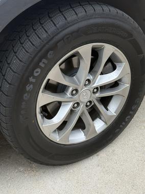 White 2019 Hyundai SANTA FE SE 2.4