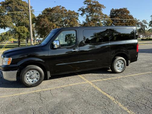 2015 Nissan NV Passenger NV3500 HD SL V8