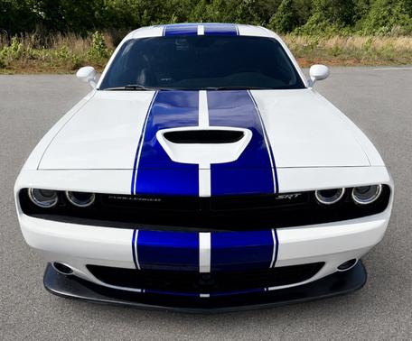 White 2015 Dodge Challenger SRT 392