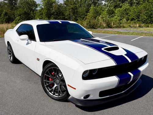 White 2015 Dodge Challenger SRT 392