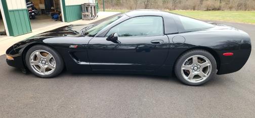 Black 1998 Chevrolet Corvette Base