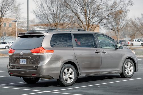 2014 Toyota Sienna LE