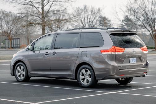 2014 Toyota Sienna LE