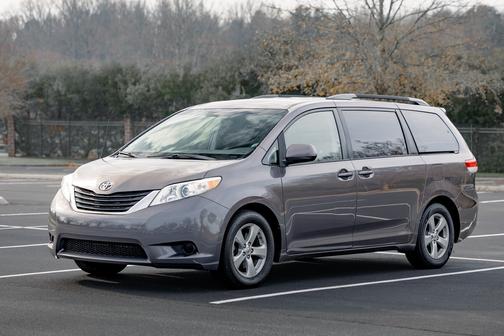 2014 Toyota Sienna LE