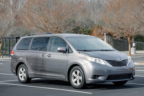 2014 Toyota Sienna LE