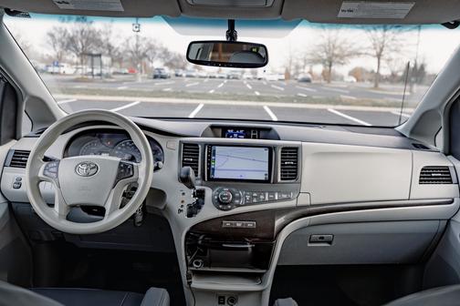 2014 Toyota Sienna LE