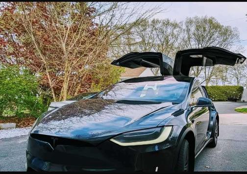 Silver 2018 Tesla Model X 75D
