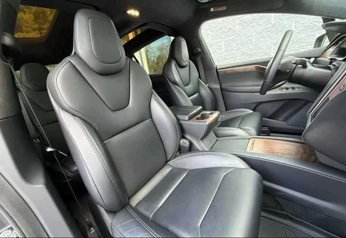 Silver 2018 Tesla Model X 75D