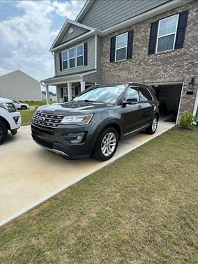 Gray 2017 Ford Explorer XLT