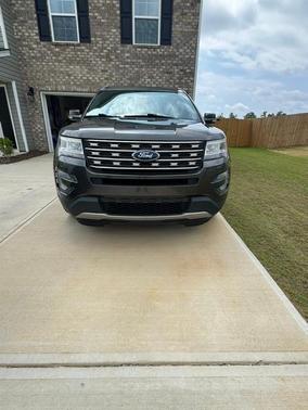 Gray 2017 Ford Explorer XLT