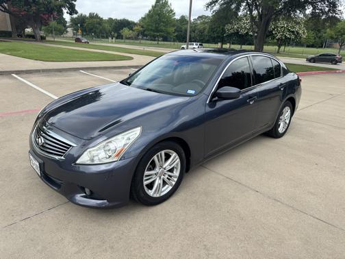 2010 INFINITI G37 x