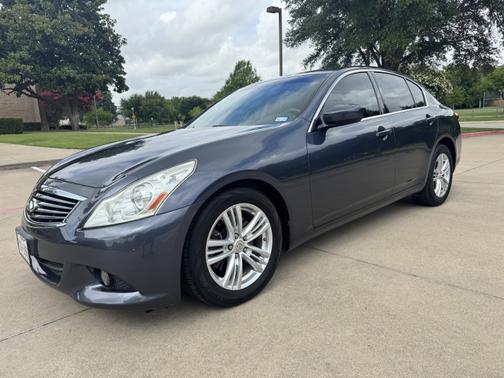 2010 INFINITI G37 x