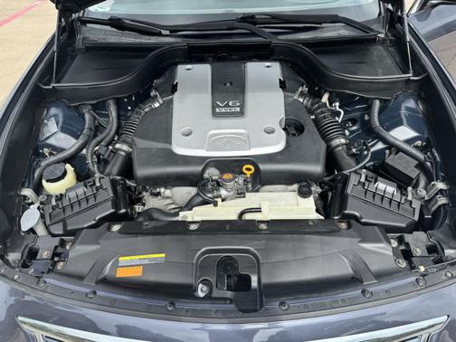 2010 INFINITI G37 x