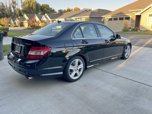 2011 Mercedes-Benz C-Class C 300 4MATIC Sport