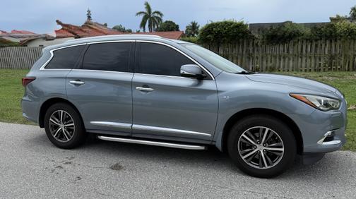 2017 INFINITI QX60 Base