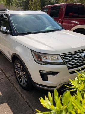 White 2019 Ford Explorer Platinum