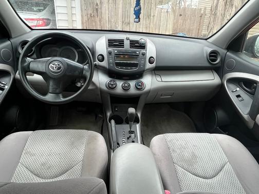 2006 Toyota RAV4 Base