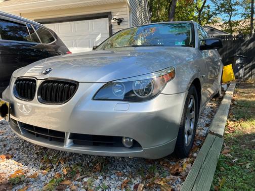 Silver 2004 BMW 525 i