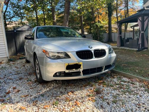 Silver 2004 BMW 525 i